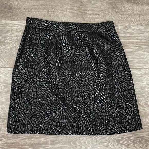 LOFT Metallic Shimmer Jacquard Floral Embossed Black Skirt 4 - Picture 13 of 14